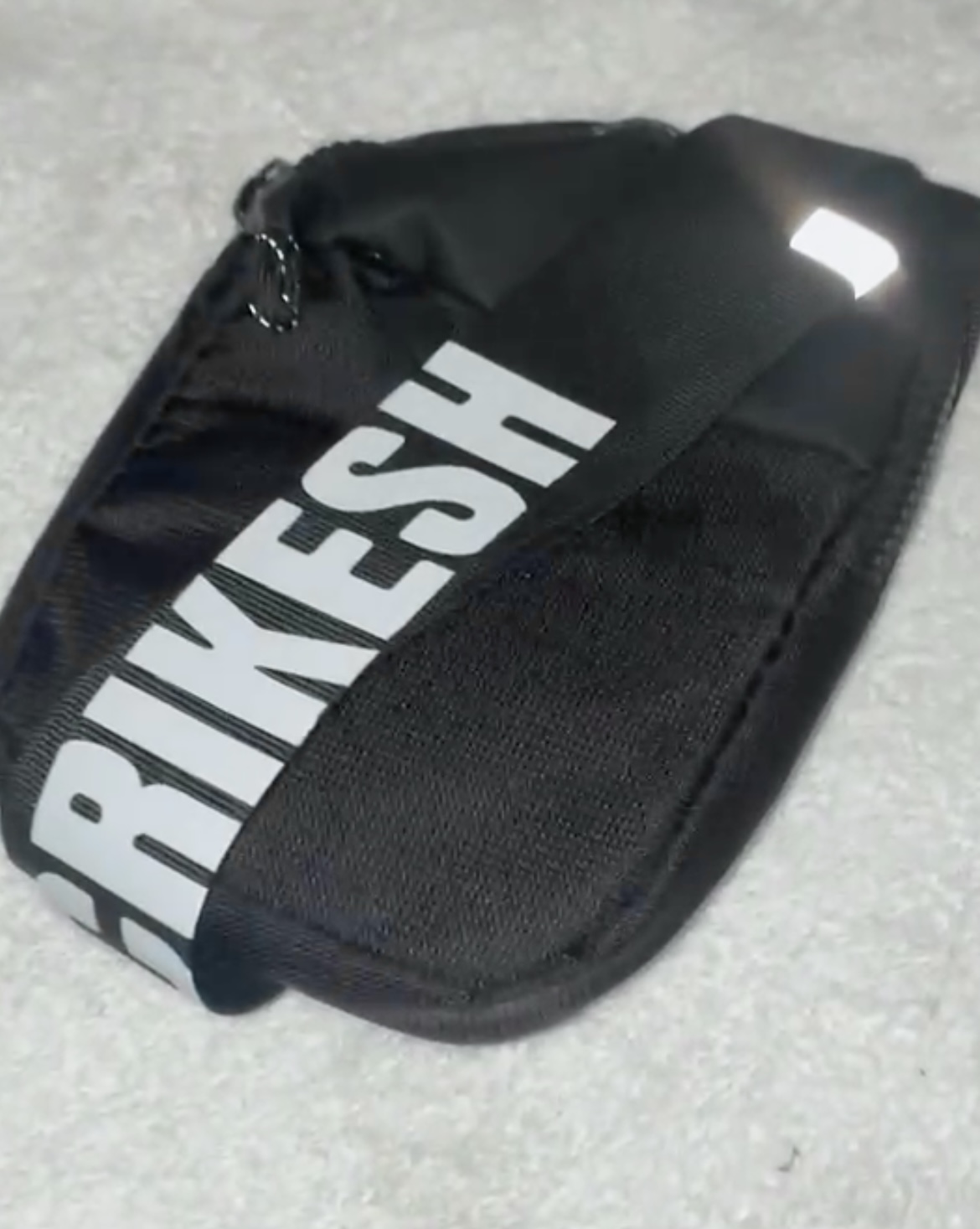 Strap-1 bag the perfect kit to drip leaving puddles behind you with a crikesh strap across your chest - Image 4